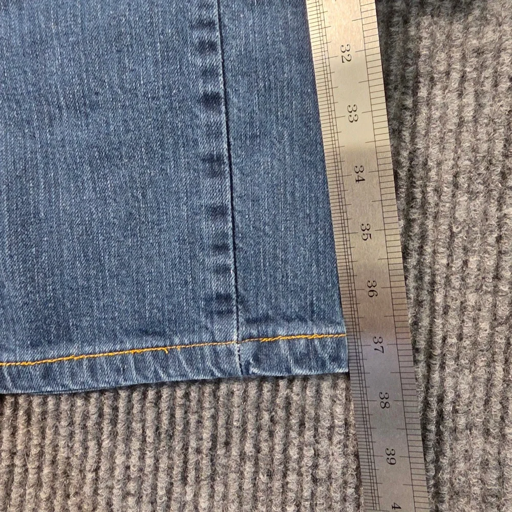Levis levis 559